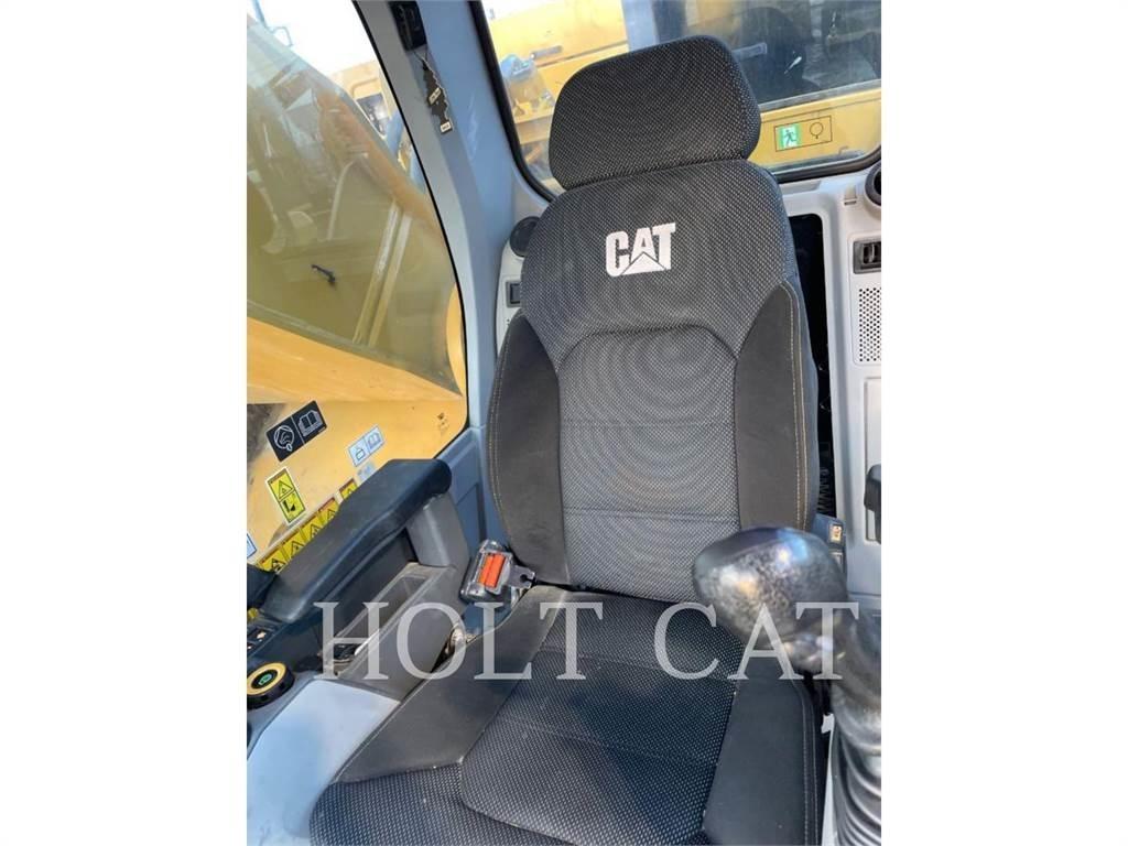 CAT 374 Excavatoare pe șenile
