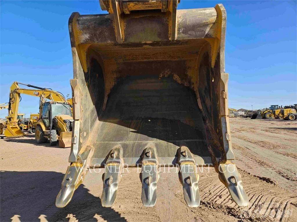 CAT 374 Excavatoare pe șenile
