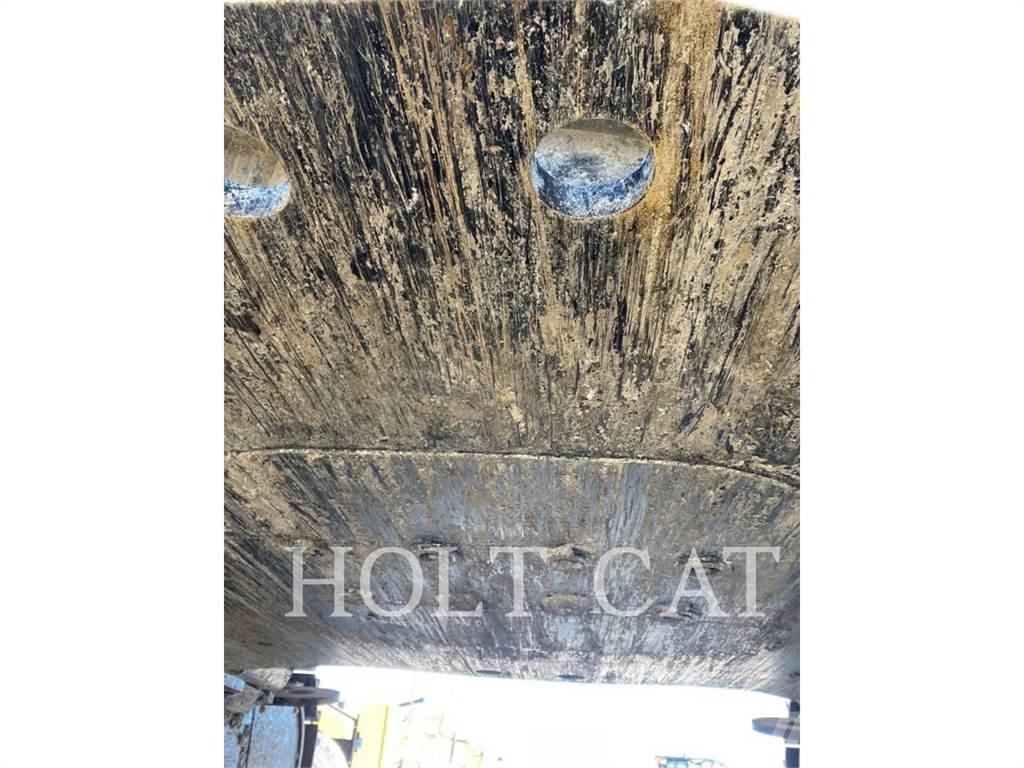 CAT 374 Excavatoare pe șenile
