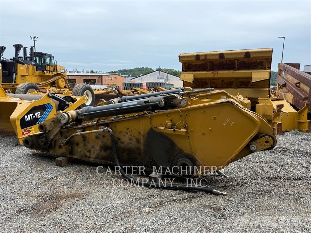 CAT 374-07 Excavatoare pe șenile
