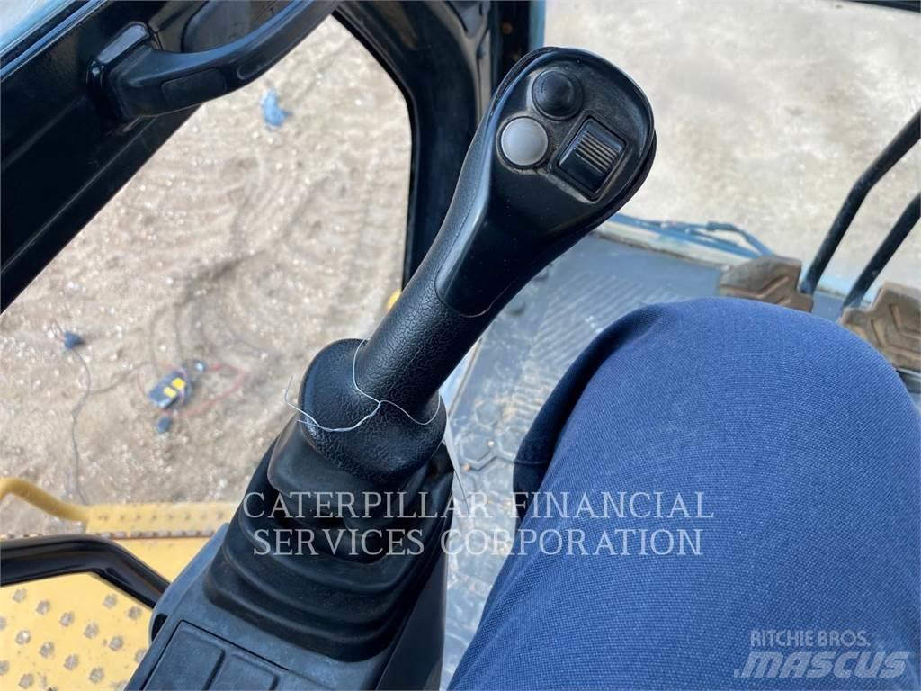 CAT 37407 Excavatoare pe șenile
