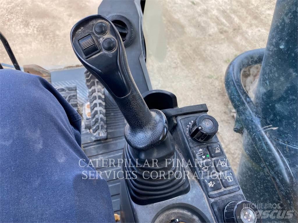CAT 37407 Excavatoare pe șenile
