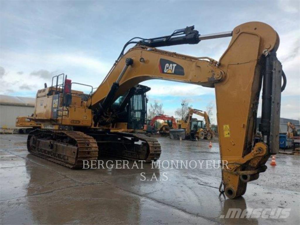 CAT 374F Excavatoare pe șenile
