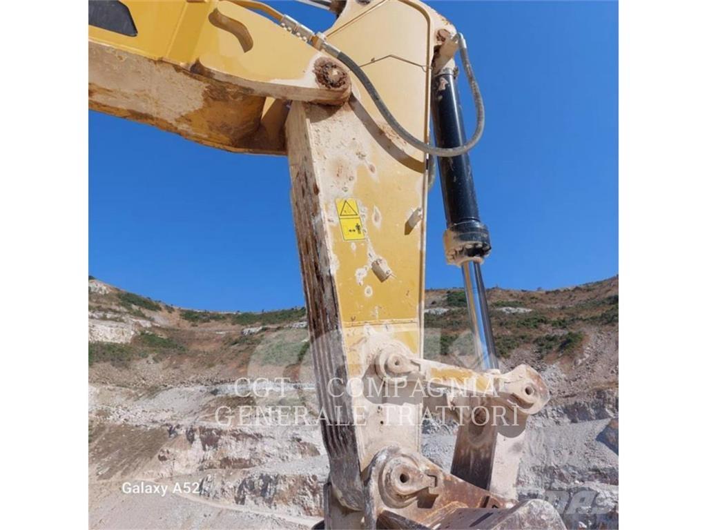 CAT 374F Excavatoare pe șenile

