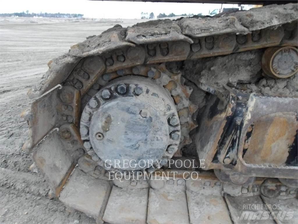 CAT 374FL Excavatoare pe șenile
