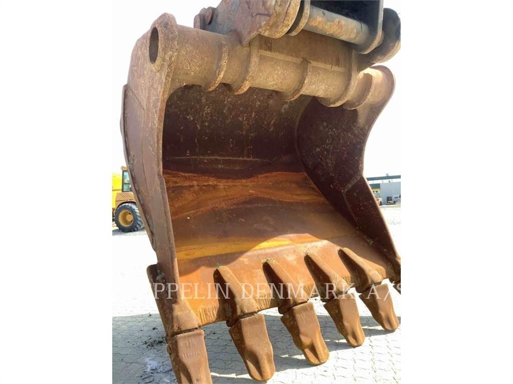 CAT 374FL Excavatoare pe șenile
