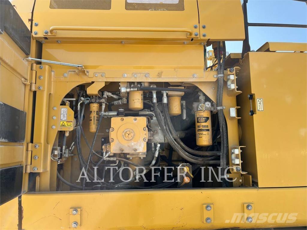 CAT 374FL Excavatoare pe șenile
