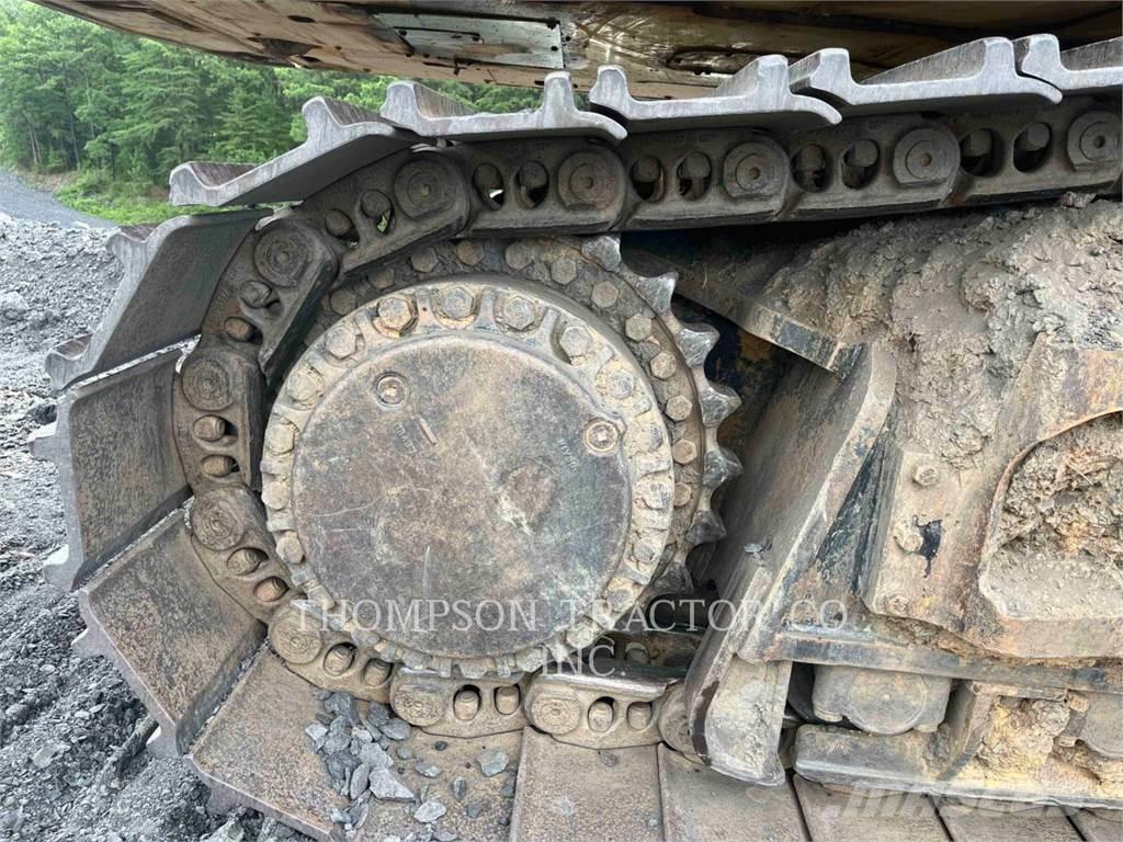CAT 390FL Excavatoare pe șenile
