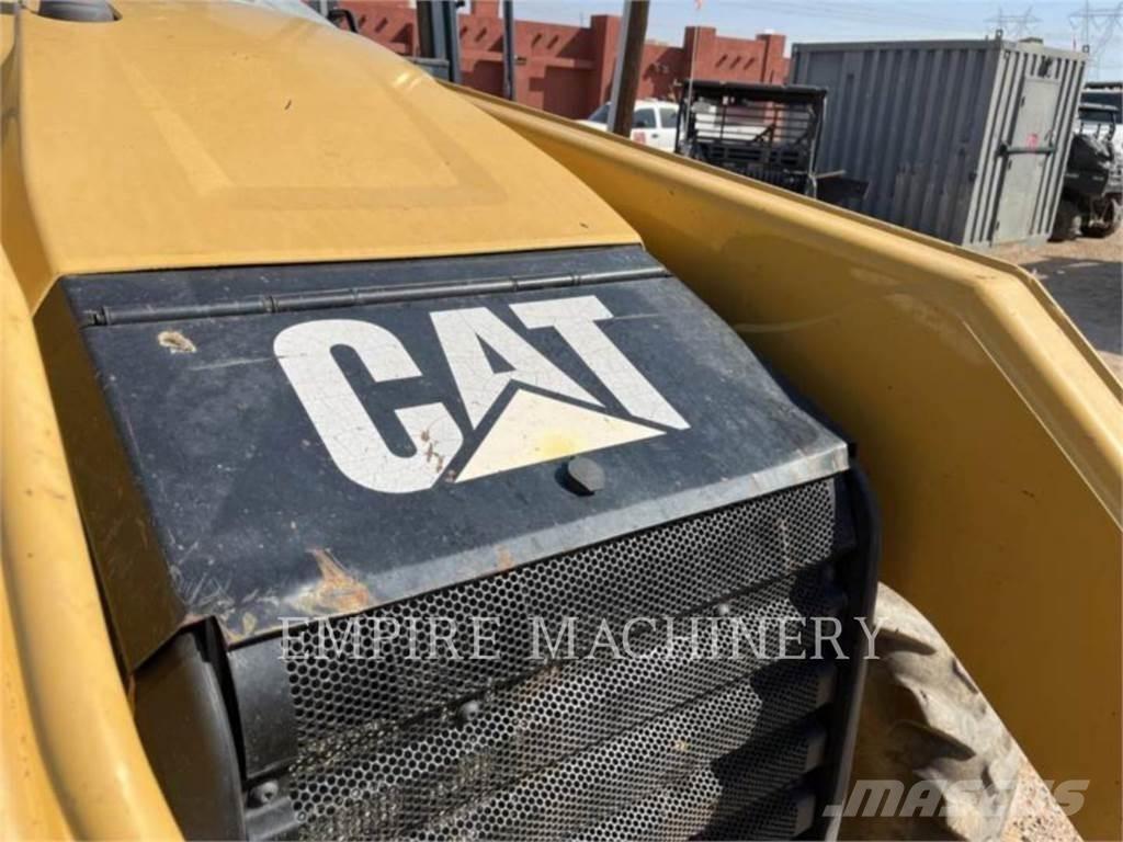 CAT 415F2 IL Incarcator pe pneuri