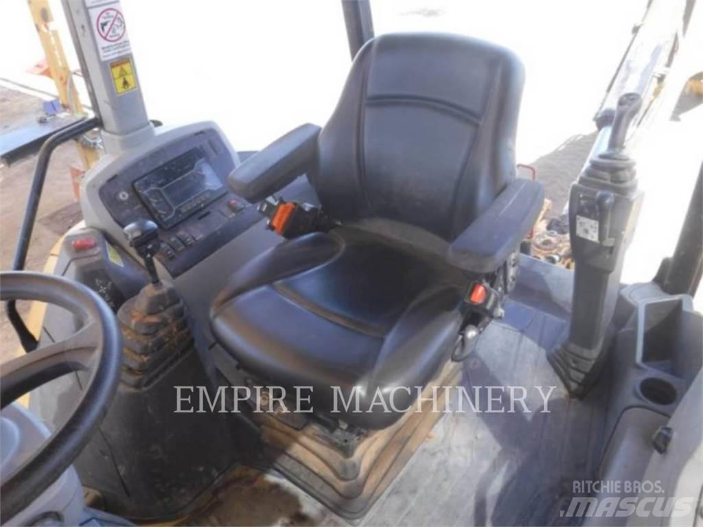CAT 42007 Buldoexcavatoare