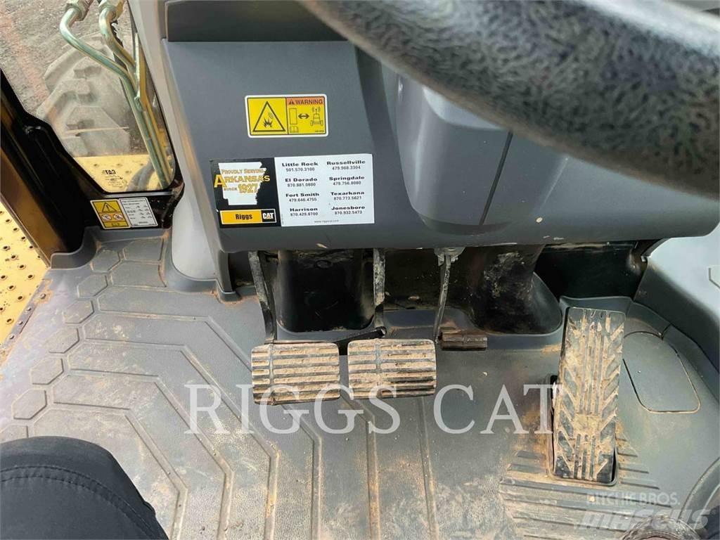 CAT 42007 Buldoexcavatoare