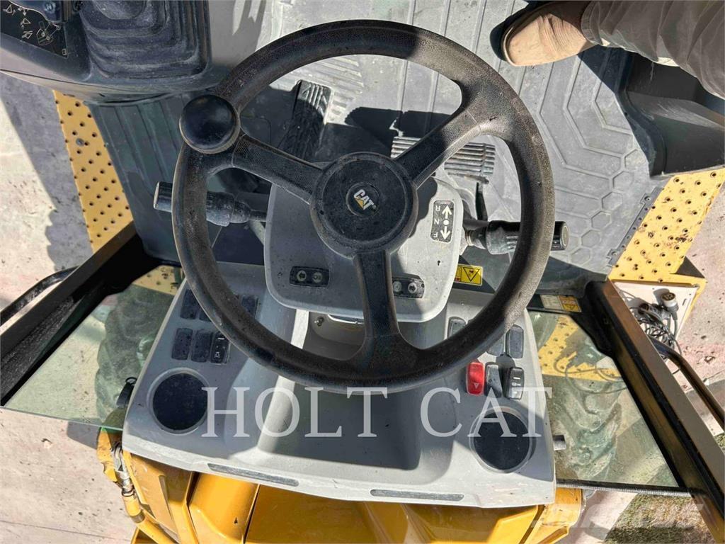 CAT 42007 Buldoexcavatoare