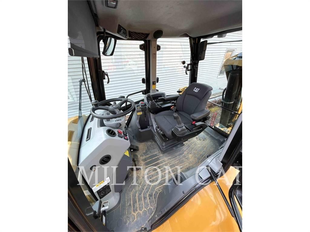 CAT 42007XE Buldoexcavatoare