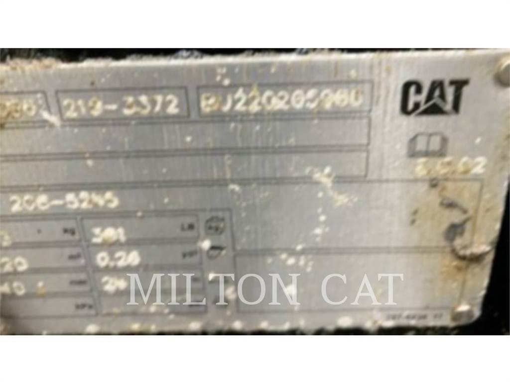 CAT 420BACKHOEBUCKET24 Pistoane