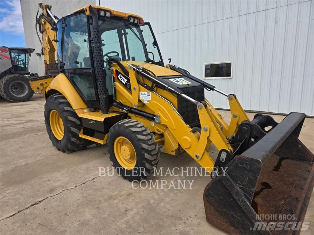 CAT 420F Buldoexcavatoare