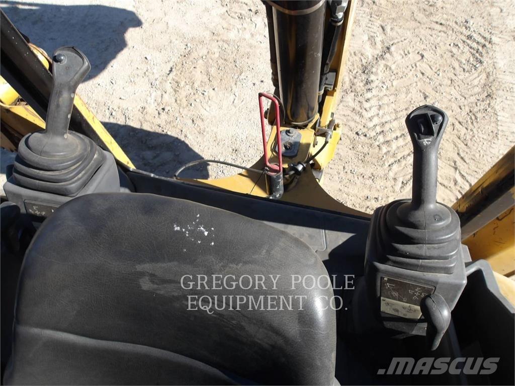 CAT 420F2IT Buldoexcavatoare