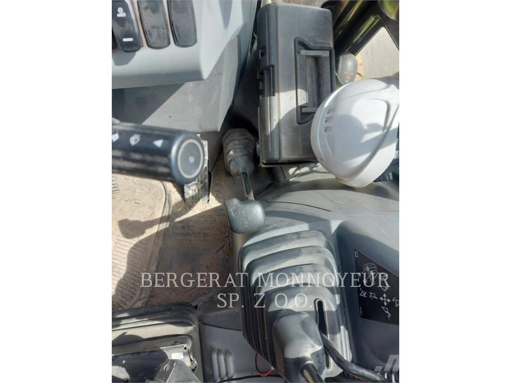 CAT 428 Buldoexcavatoare