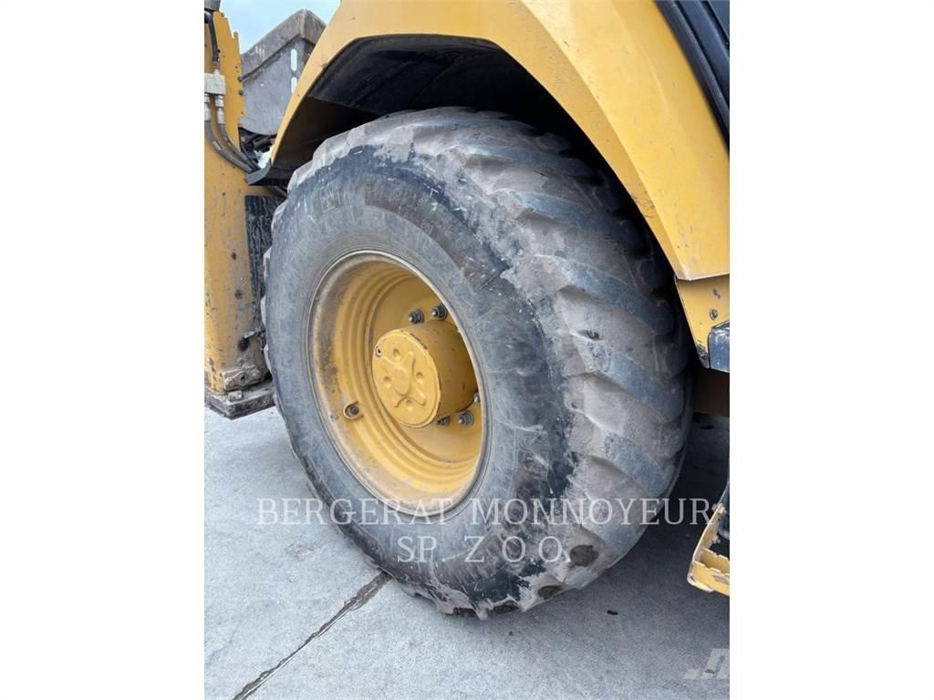 CAT 432 Buldoexcavatoare