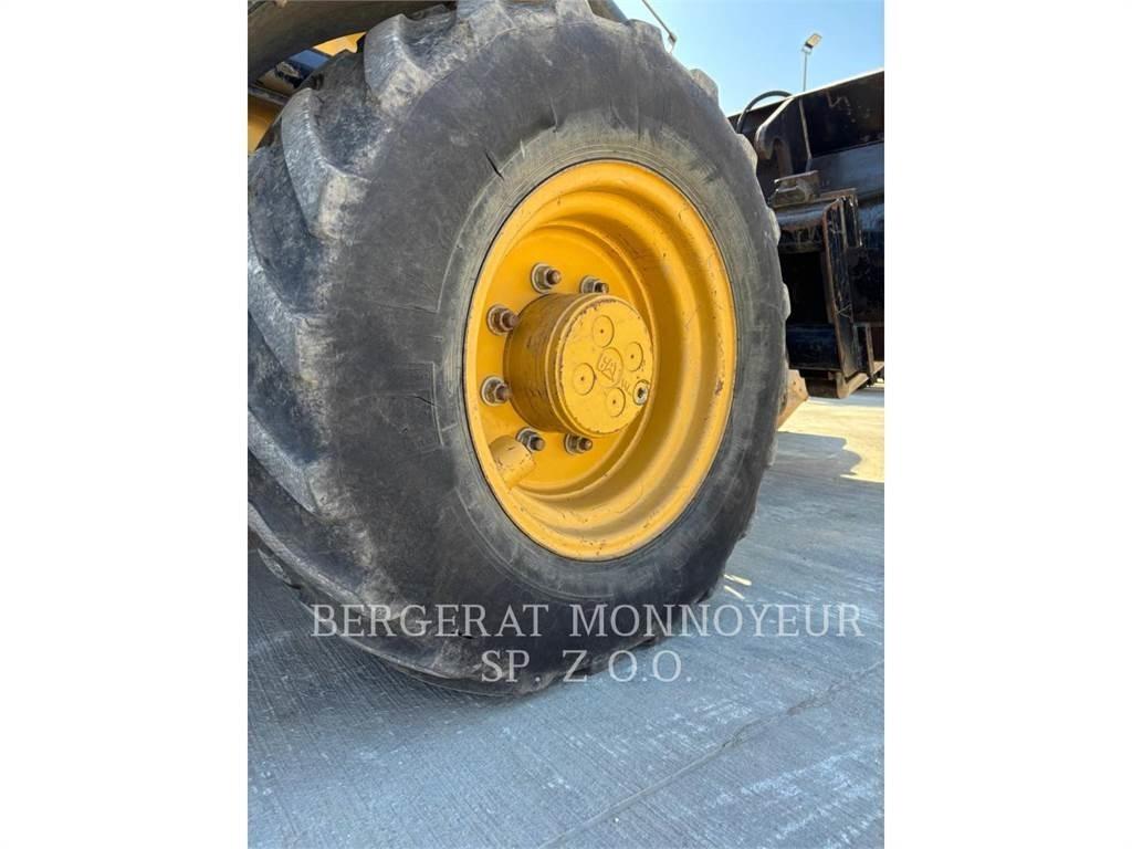 CAT 432F2 Buldoexcavatoare