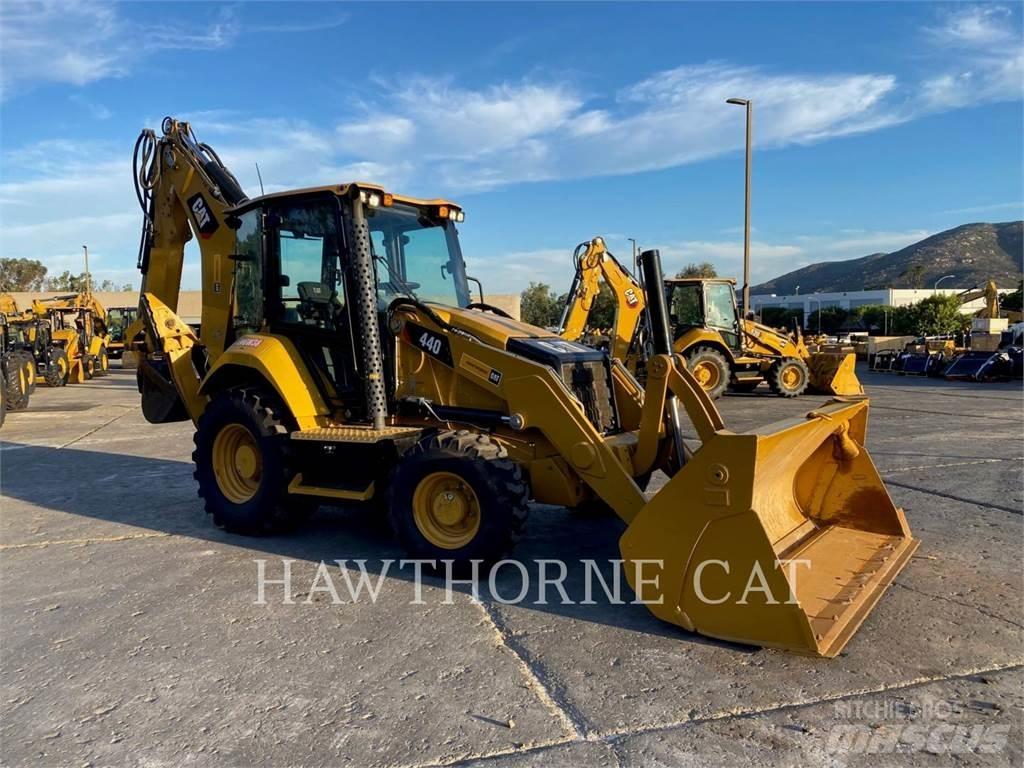 CAT 440 Buldoexcavatoare