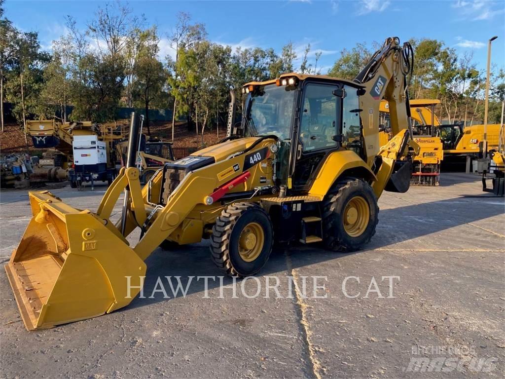 CAT 440 Buldoexcavatoare