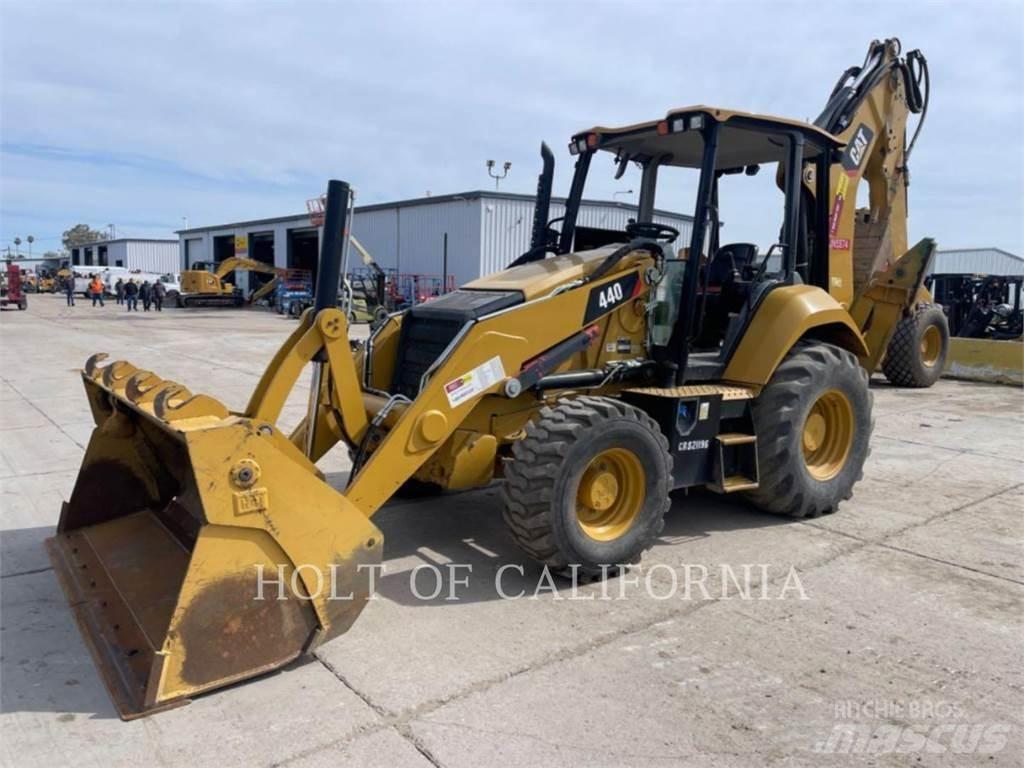 CAT 440 Buldoexcavatoare