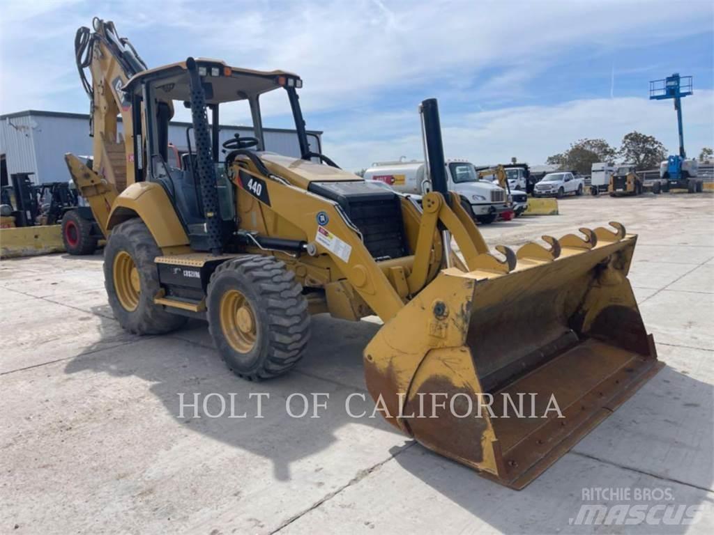 CAT 440 Buldoexcavatoare