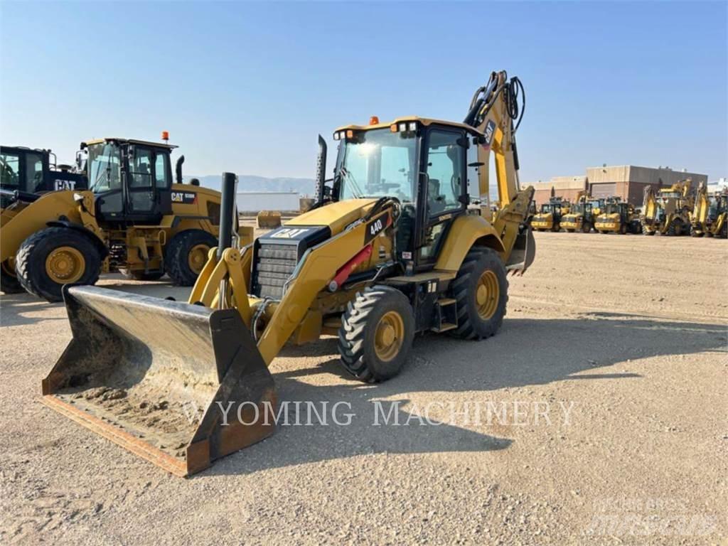 CAT 440 Buldoexcavatoare