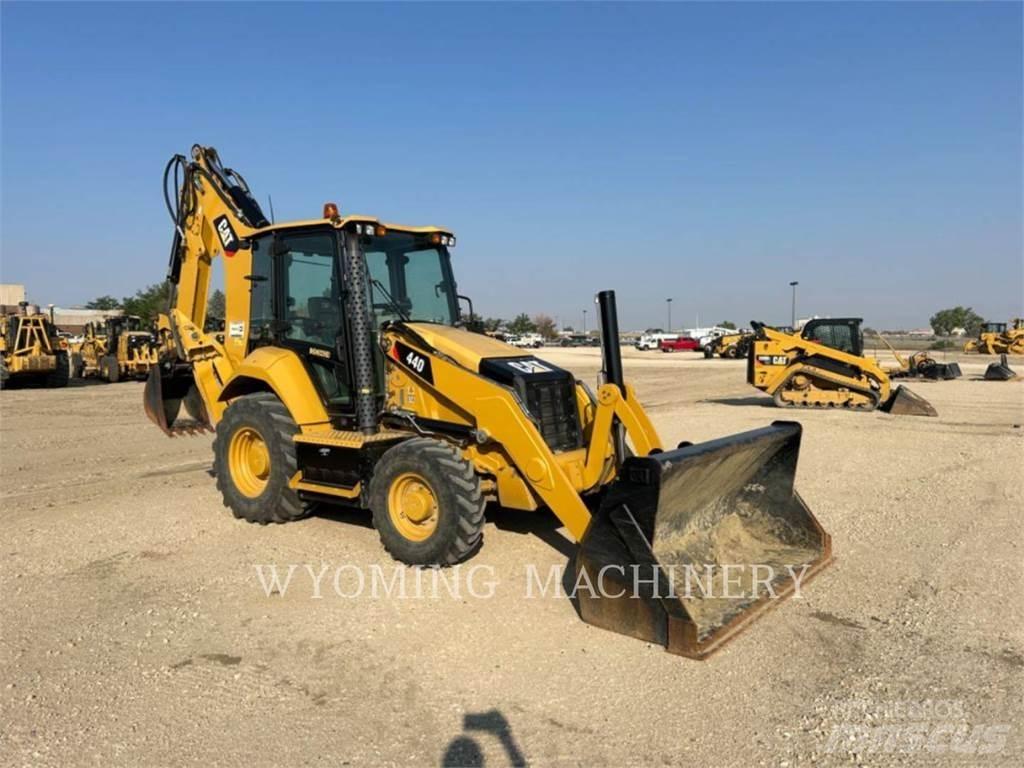 CAT 440 Buldoexcavatoare