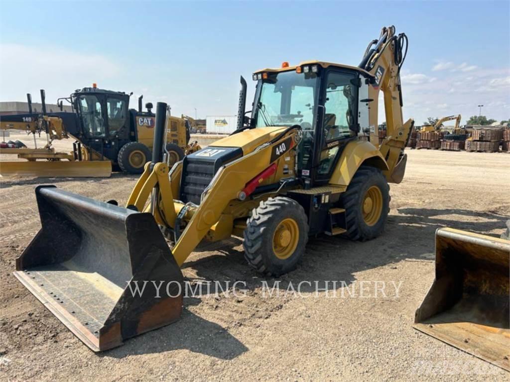 CAT 440 Buldoexcavatoare