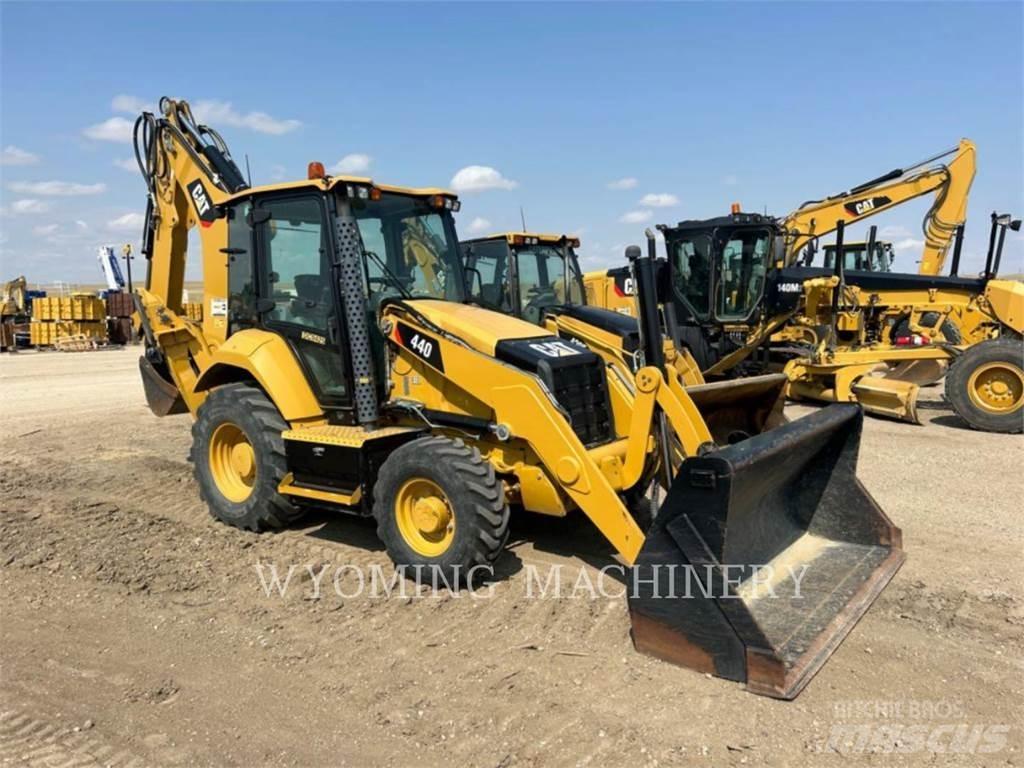CAT 440 Buldoexcavatoare