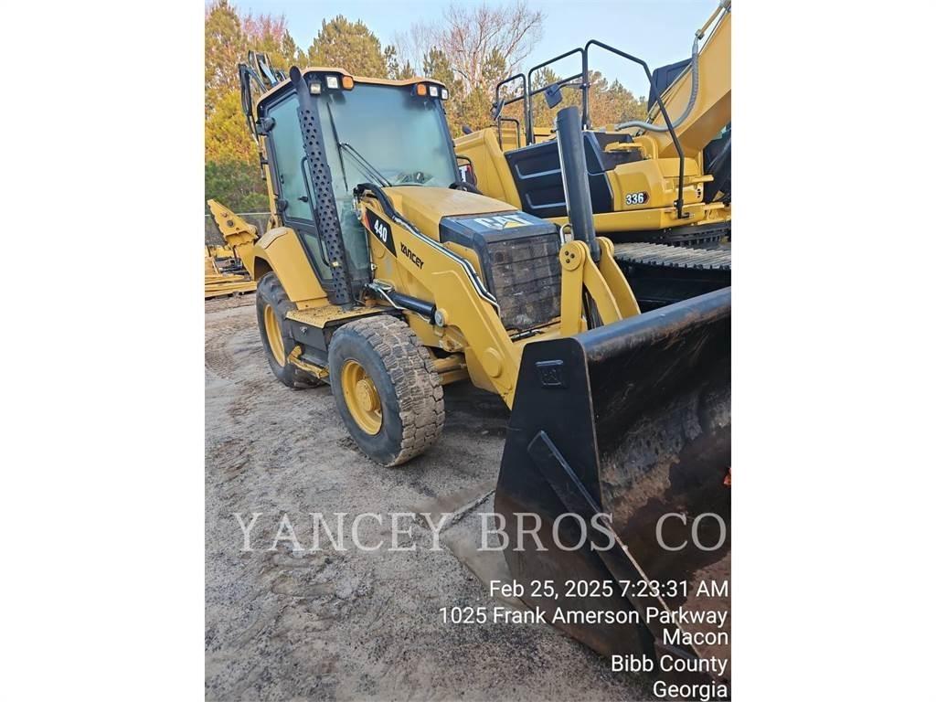 CAT 440 Buldoexcavatoare