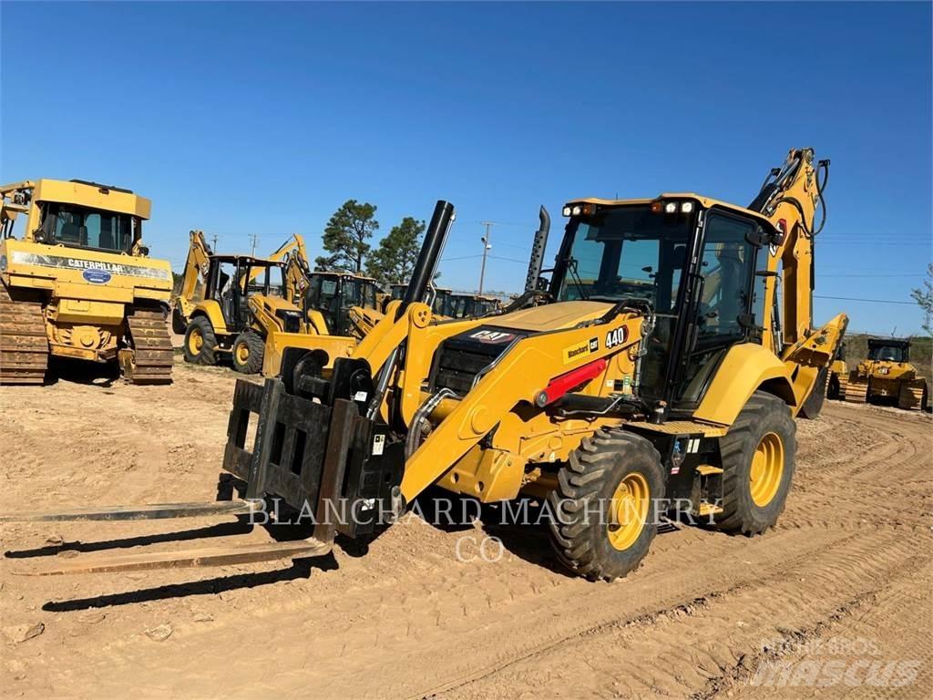 CAT 440 Buldoexcavatoare