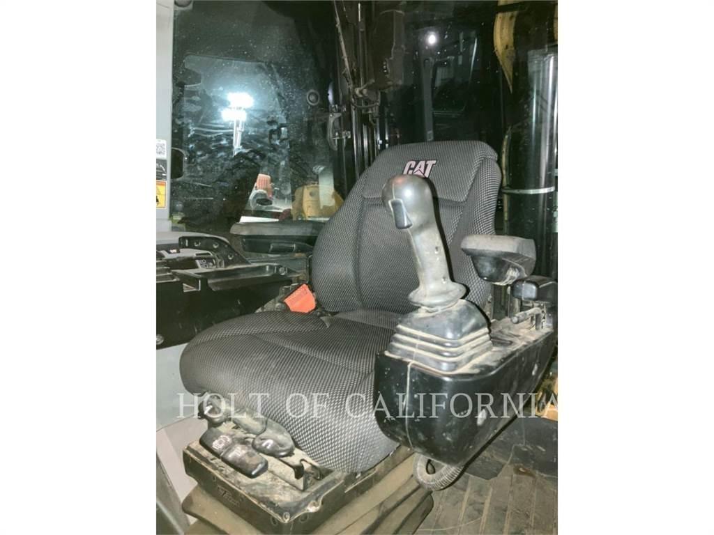 CAT 440 Buldoexcavatoare