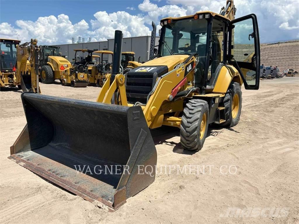 CAT 440 Buldoexcavatoare