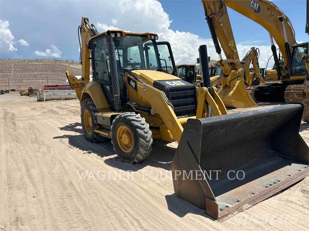 CAT 440 Buldoexcavatoare