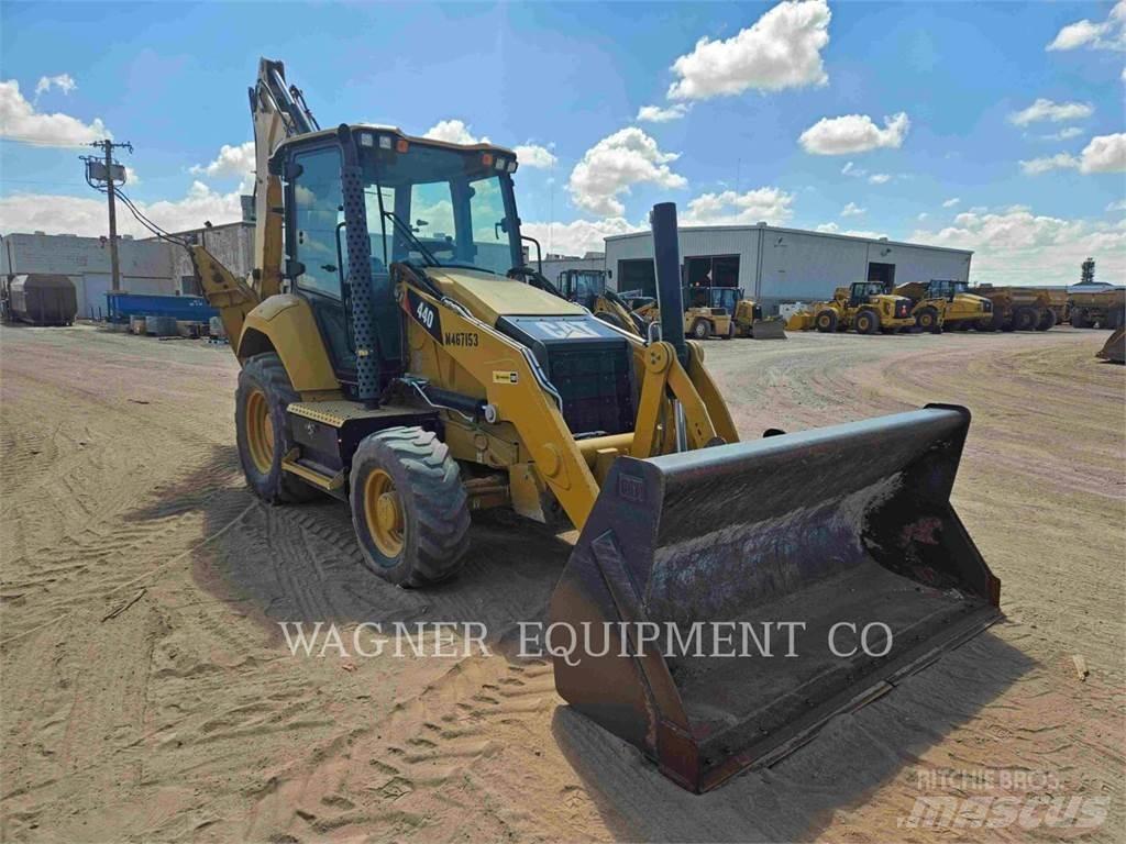 CAT 440 Buldoexcavatoare