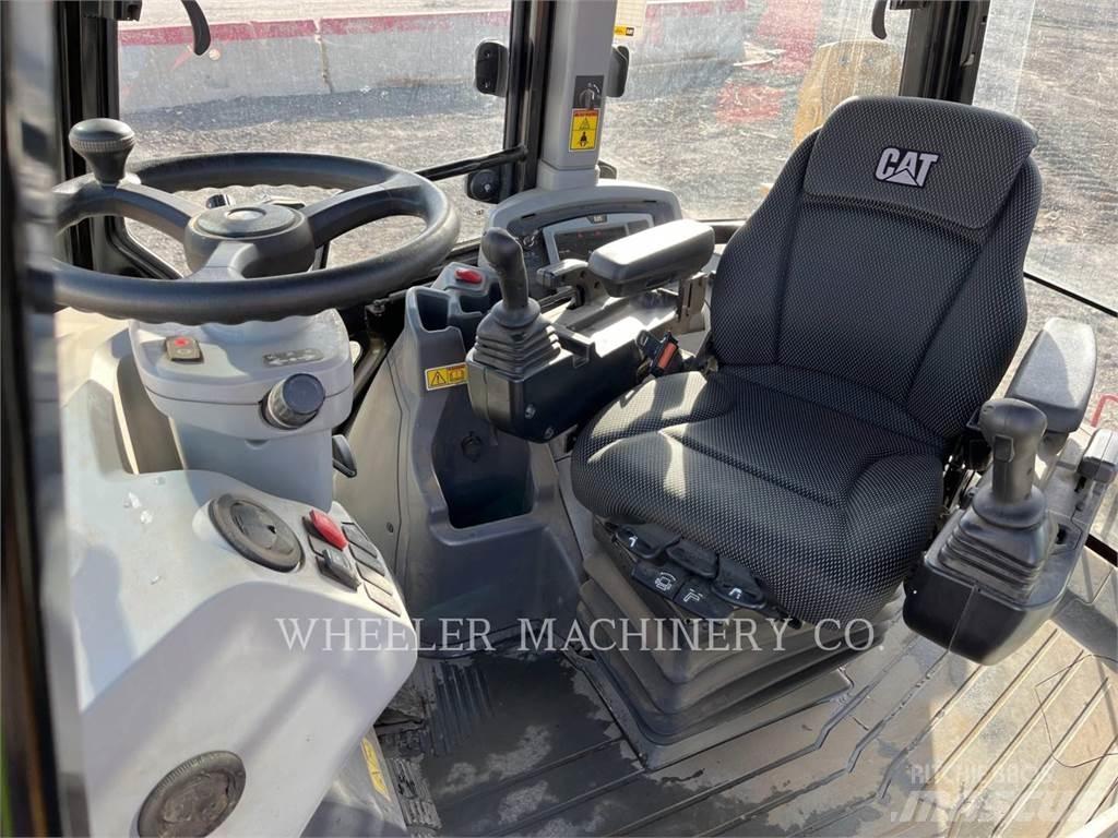 CAT 440 TH Buldoexcavatoare