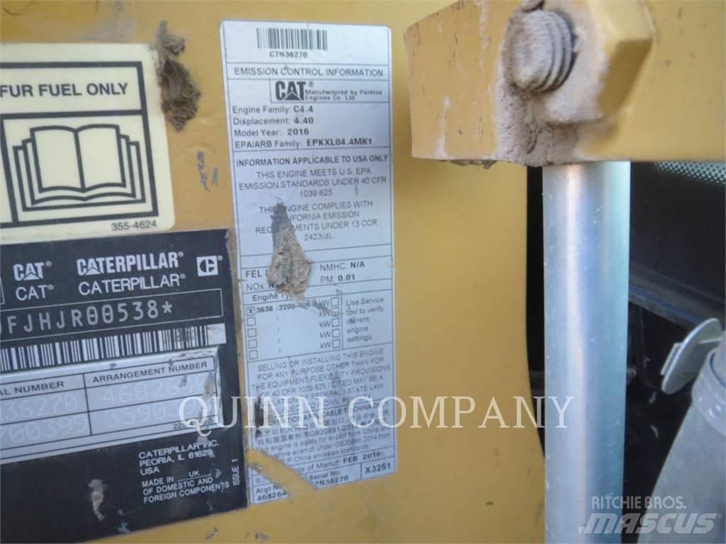 CAT 450F Buldoexcavatoare
