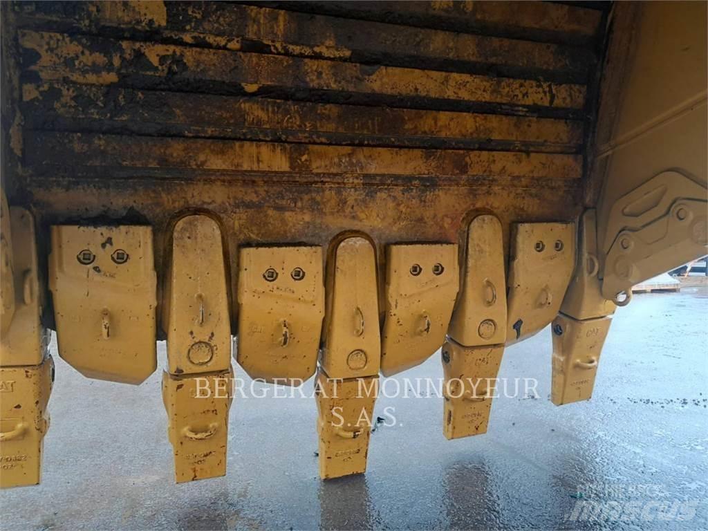 CAT 6015B Excavatoare pe șenile
