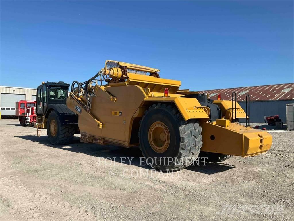 CAT 623K Elevatoare