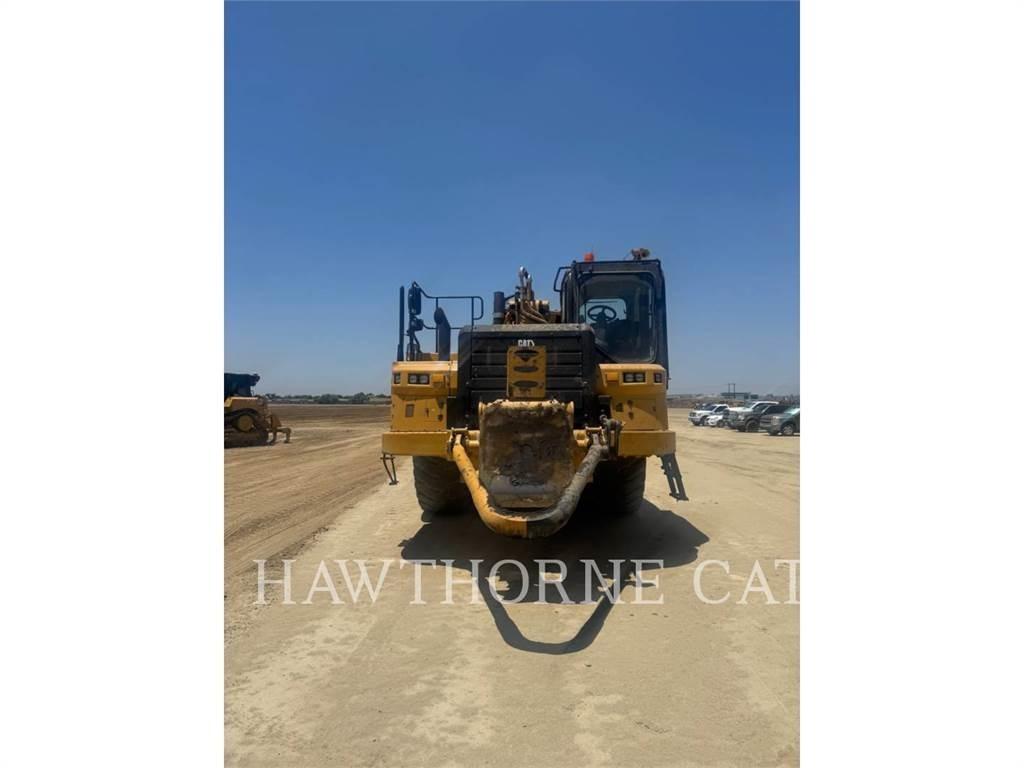 CAT 657 Elevatoare