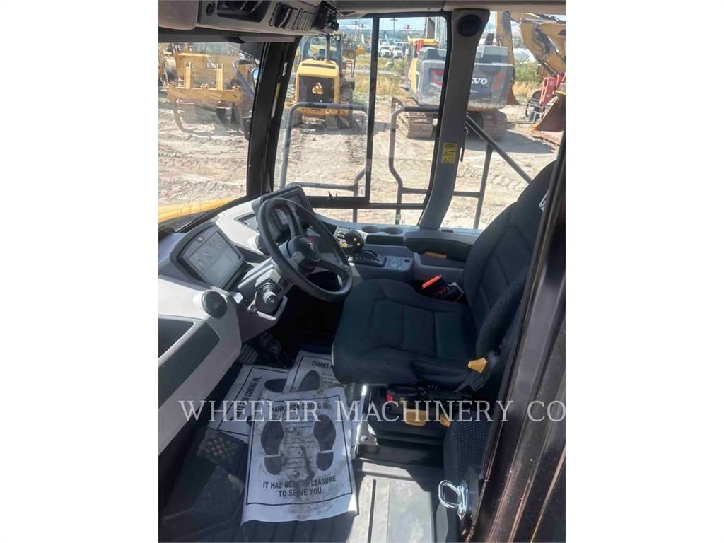 CAT 725 Transportoare articulate