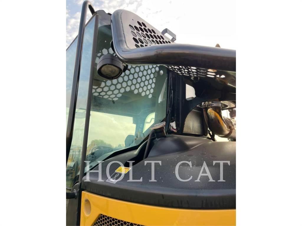 CAT 725 Transportoare articulate