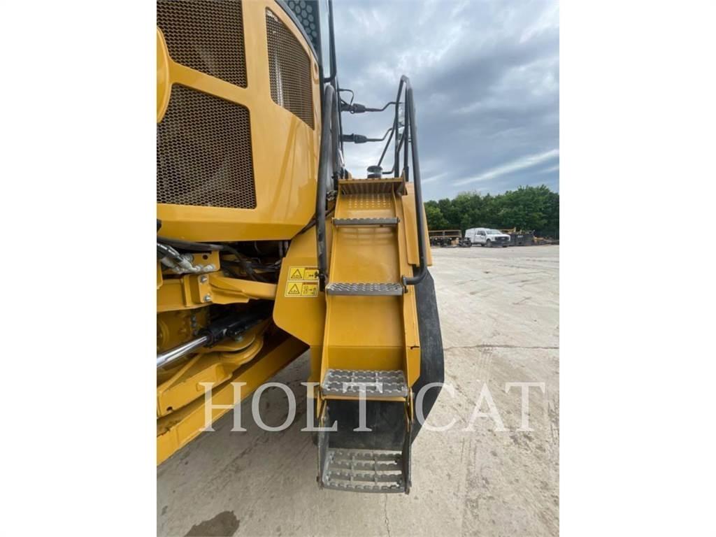 CAT 725 Transportoare articulate