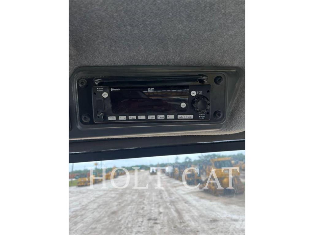 CAT 725 Transportoare articulate