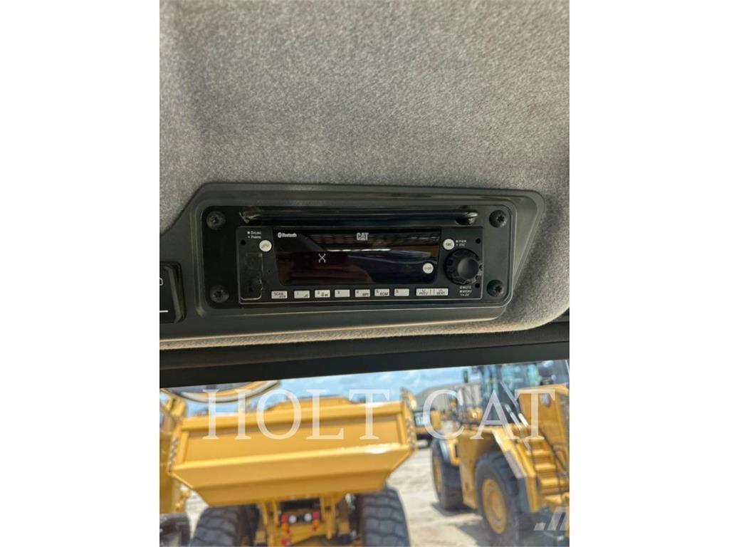 CAT 725 Transportoare articulate