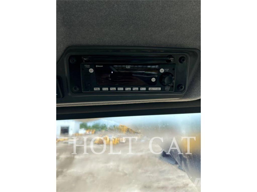 CAT 725 Transportoare articulate