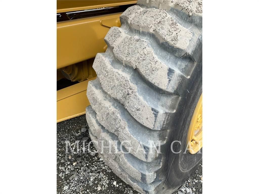 CAT 725 T Transportoare articulate