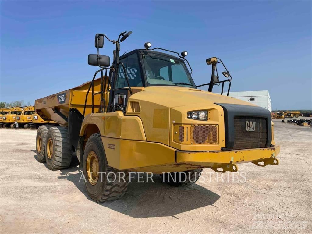CAT 725C2 Transportoare articulate